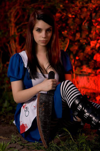 Alice: Madness Returns - Tanya Belfiore's Alice cosplay